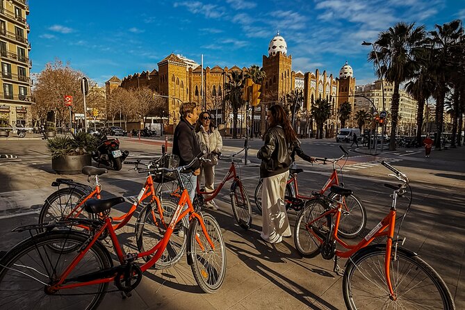 Barcelona: Bike or eBike Tour, Top Sights & Local Insights - What the guides add to the ride