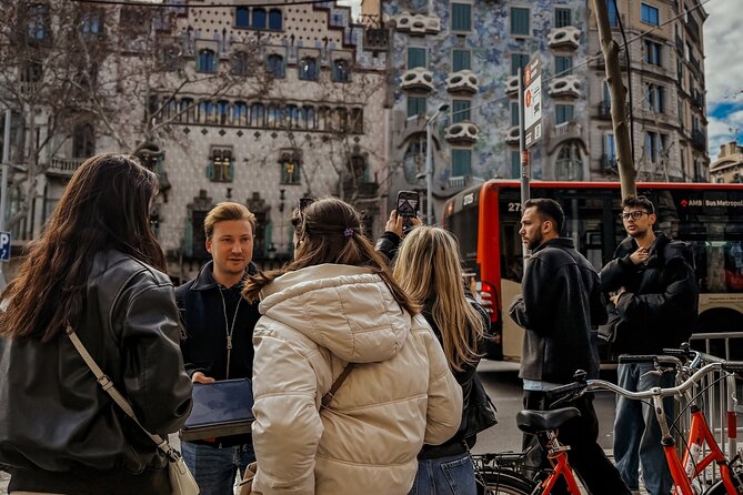 Barcelona: Bike or eBike Tour, Top Sights & Local Insights - Optional tapas and local recommendations