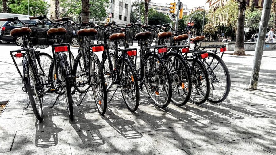 Barcelona: Bike Rental with Delivery and Pickup - Key points at a glance