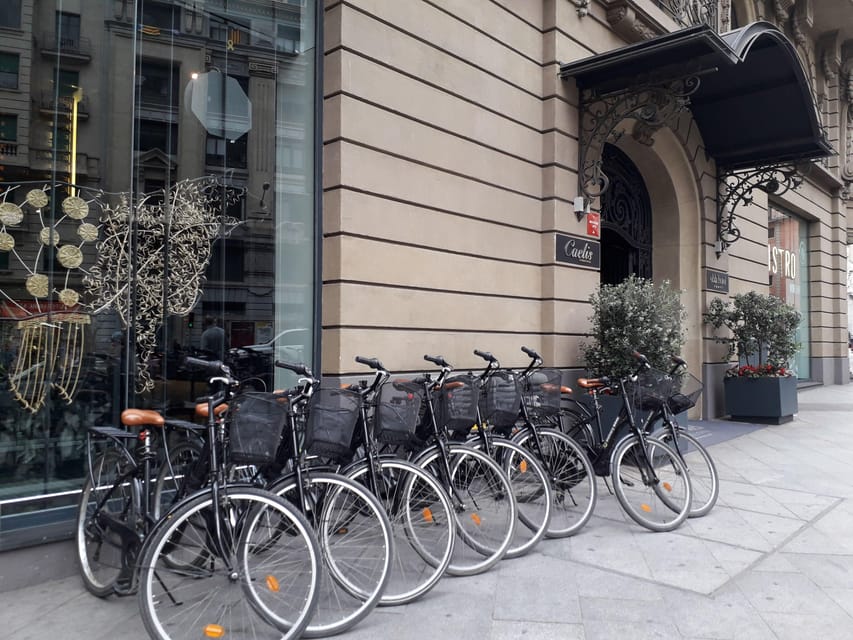 Barcelona: Bike Rental with Delivery and Pickup - Gothic Quarter and Las Ramblas