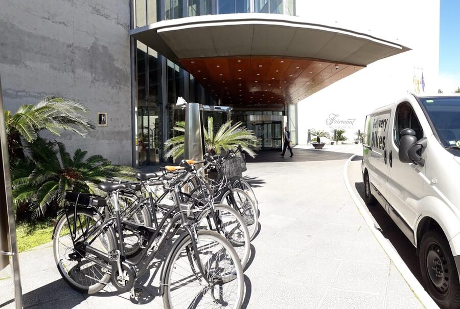 Barcelona: Bike Rental with Delivery and Pickup - Barceloneta, Olympic Port, and the waterfront
