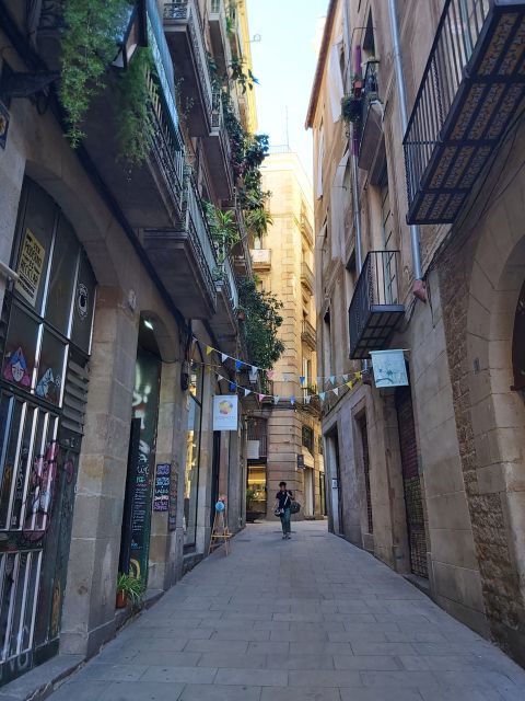 Barcelona: Bike Tour for Families - Citadel Park and the Arch of Triumph