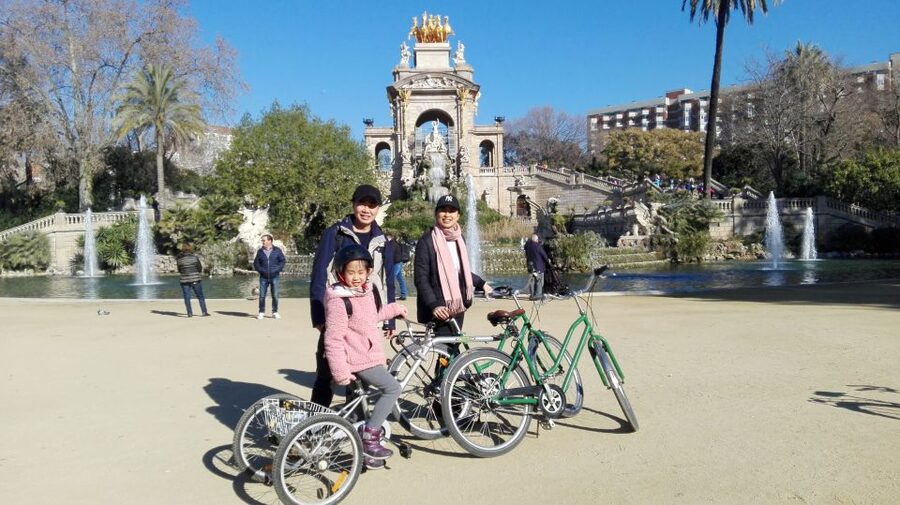 Barcelona: Bike Tour for Families - Barceloneta beach and the waterfront