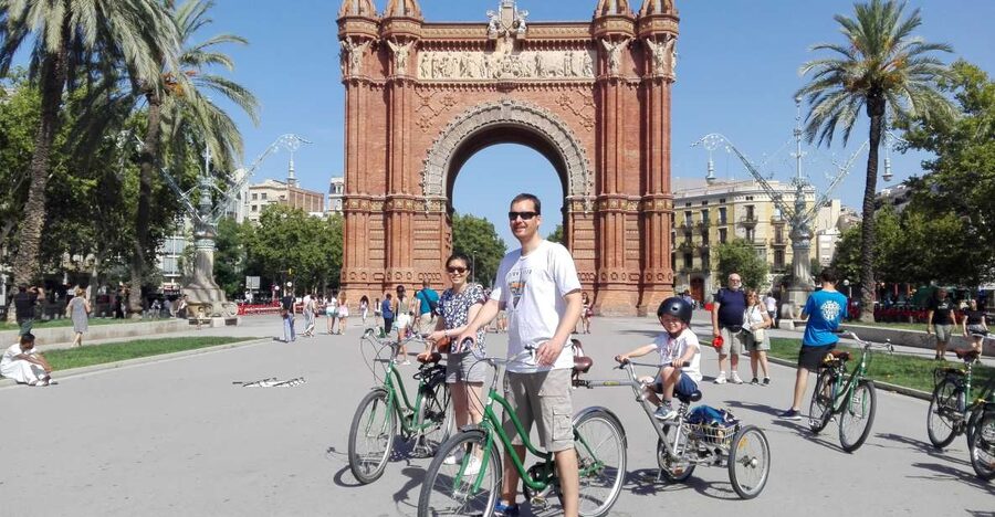 Barcelona: Bike Tour for Families - A guide makes the difference for families