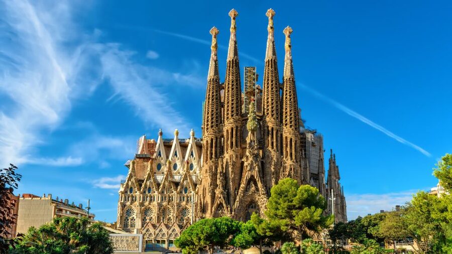 Barcelona: Bike Tour & Sagrada Familia Skip-the-Line Tickets - Starting near the fountain in the central square