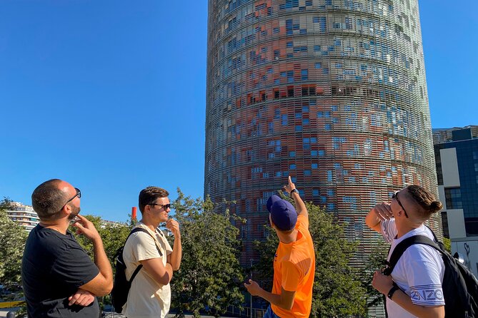 Barcelona bike tour with French guide 20-ТOP, bike/eBike - Passeig de Gràcia and Gaudí’s famous houses