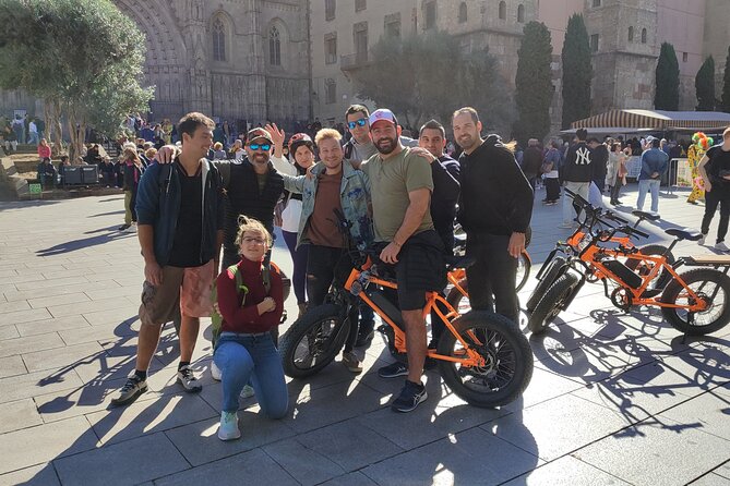Barcelona bike tour with French guide 20-ТOP, bike/eBike - Plaza Catalunya and the Monumental bullring