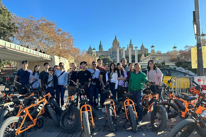 Barcelona bike tour with French guide 20-ТOP, bike/eBike - French guiding and the small-group setup