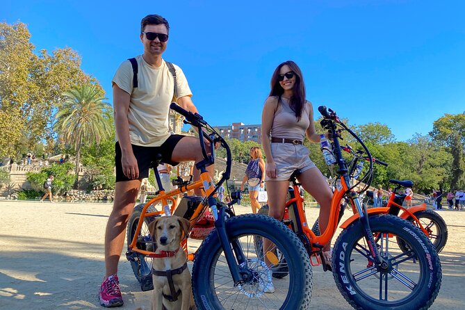Barcelona bike tour with French guide 20-ТOP, bike/eBike - Ciutadella Park and the Castle of the Three Dragons