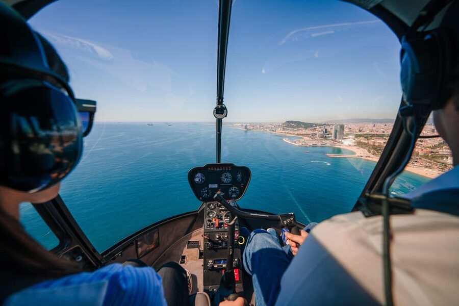 Barcelona: Boat Trip and Panoramic Helicopter Flight - Why the air-and-sea combination works