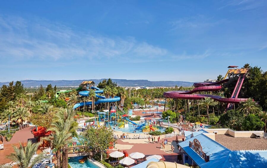 Barcelona: Caribe Aquatic Park Full-Day Ticket with Transfer - Cancellation and changing plans