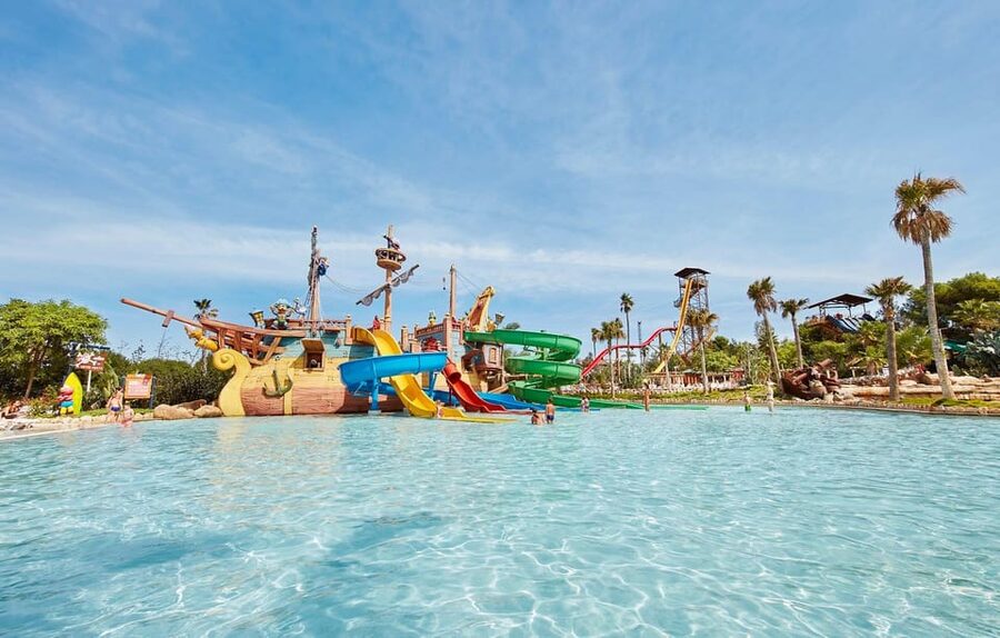 Barcelona: Caribe Aquatic Park Full-Day Ticket with Transfer - King Khajuna and the bigger slides