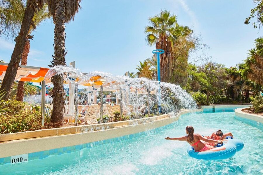 Barcelona: Caribe Aquatic Park Full-Day Ticket with Transfer - Returning to Barcelona at 6:30 p.m.