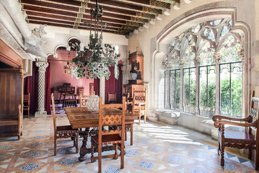 Barcelona: Casa Amatller Guided Visit with Chocolate Gift - Why Casa Amatller Is Worth an Hour