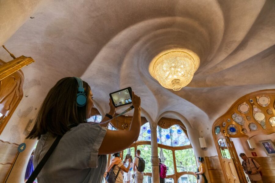 Barcelona: Casa Batlló Be The First Entry Ticket - The Noble Floor and the house’s small details