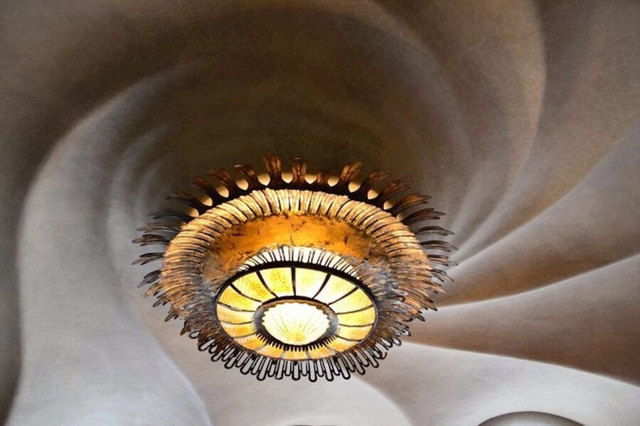 Barcelona: Casa Batlló, La Pedrera, & Chocolate Tasting Tour - Casa Batlló: Gaudí’s most playful interior