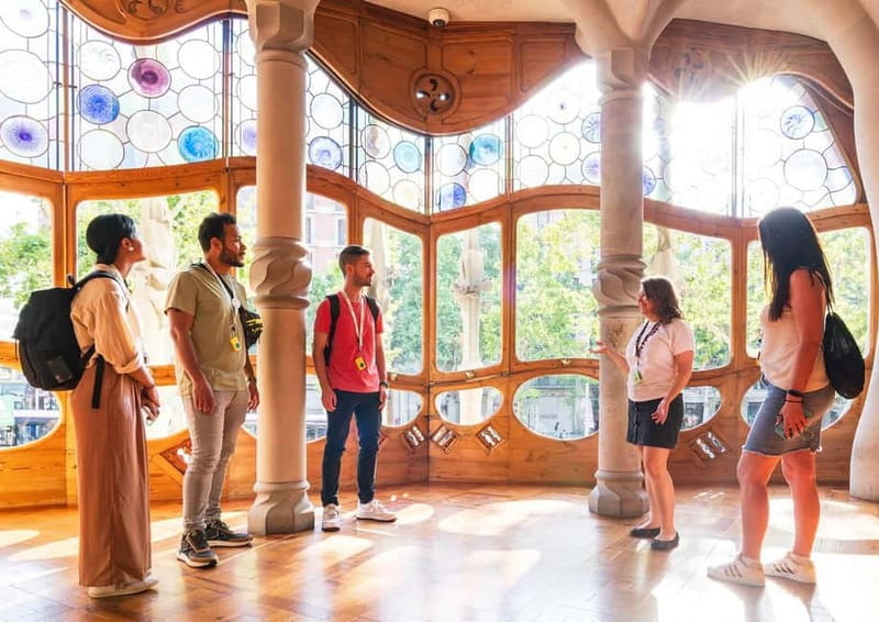 Barcelona: Casa Batlló Tour and Optional White Rabbit Museum - The main floor and the Batlló family home