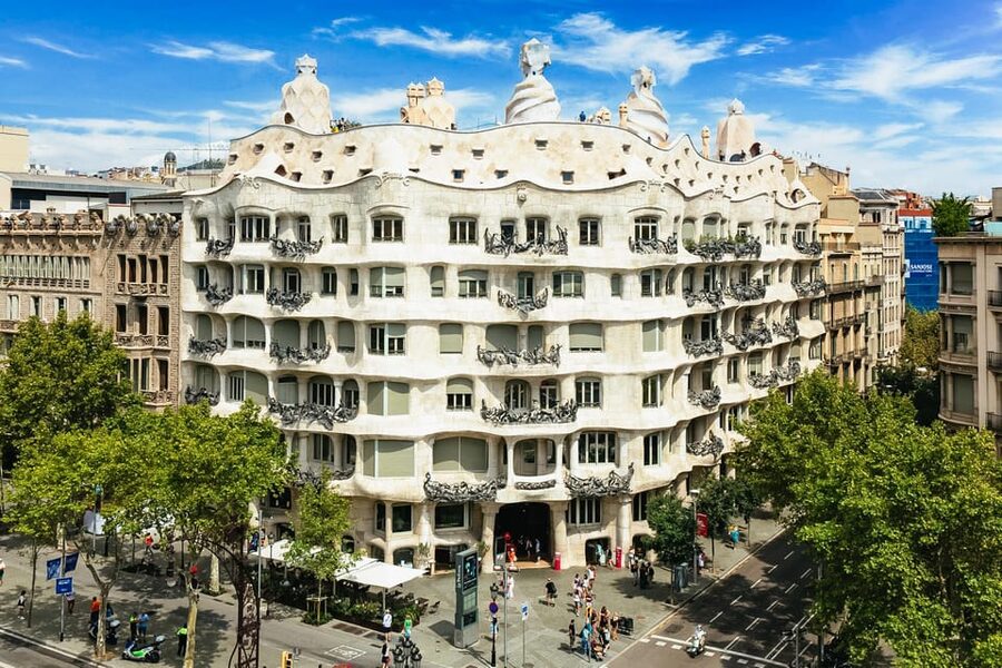 Barcelona: Casa Milà Early-Morning Access Guided Tour - The courtyards reveal Gaudí’s practical side