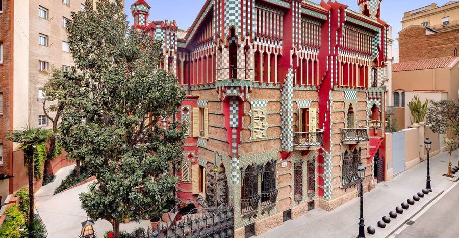 Barcelona: Casa Vicens, Pedrera, and Casa Batlló Guided Tour - La Pedrera, where the rooftop earns its place