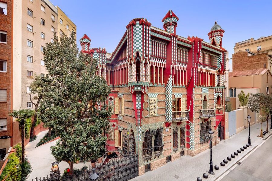 Barcelona: Casa Vicens, Pedrera, and Casa Batlló Guided Tour - Timing, group size, and practical preparation