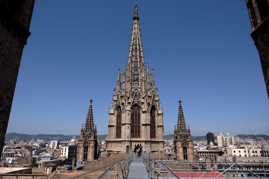 Barcelona: Cathedral of Barcelona Entry Ticket - VR and the virtual audioguide