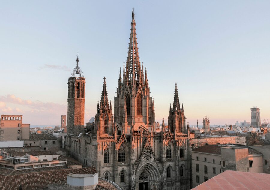Barcelona Cathedral: Ticket, Guided Tour and VR Experience - How much value do you get for $34?