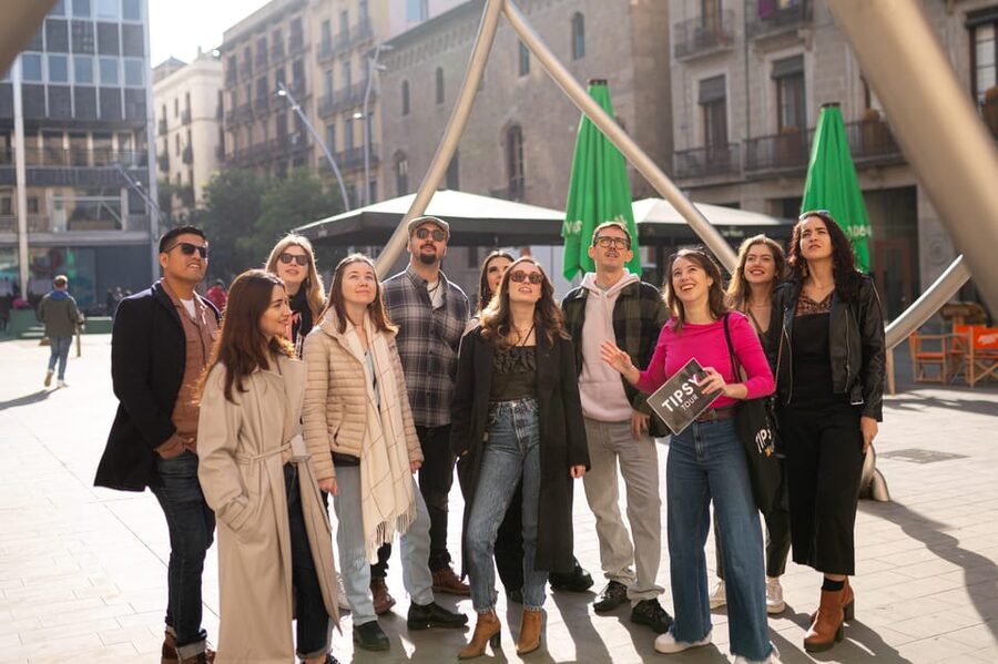 Barcelona: Cathedrals and Squares Walking Tour - Meeting the guide beside the Barcino sculpture