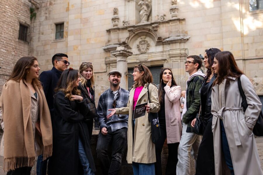 Barcelona: Cathedrals and Squares Walking Tour - Els Quatre Gats and Barcelona’s creative side