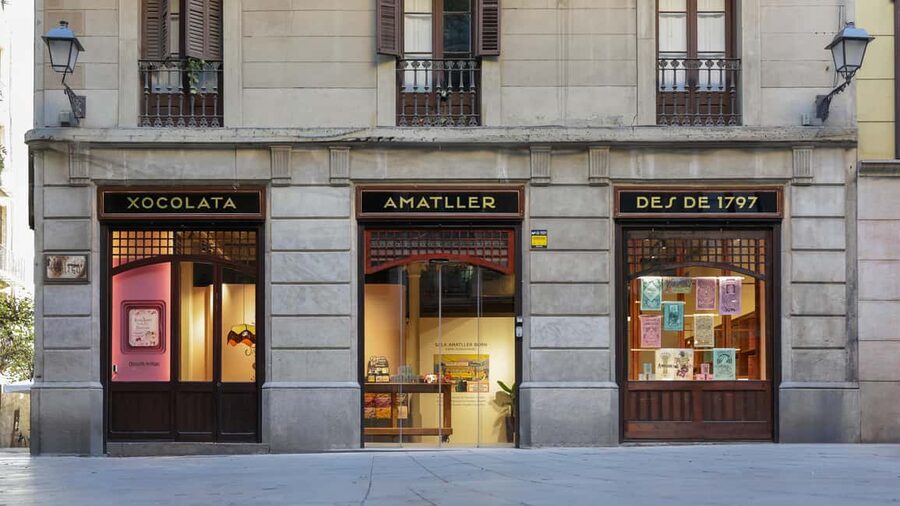 Barcelona & Chocolate Amatller History and Culture + Activity and Tasting - Grinding cacao in a heated stone mortar