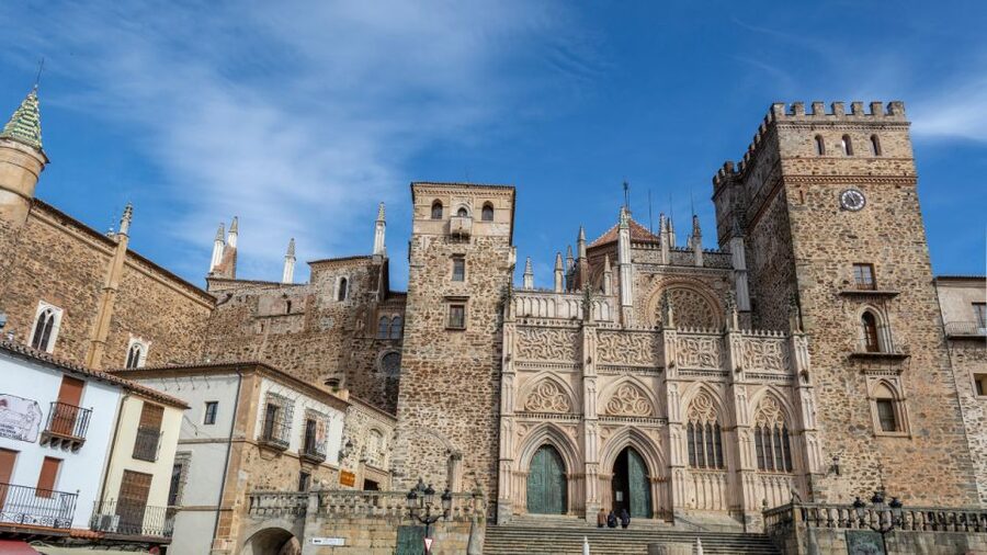 Barcelona: City Exploration Treasure Hunt - Who will enjoy this most