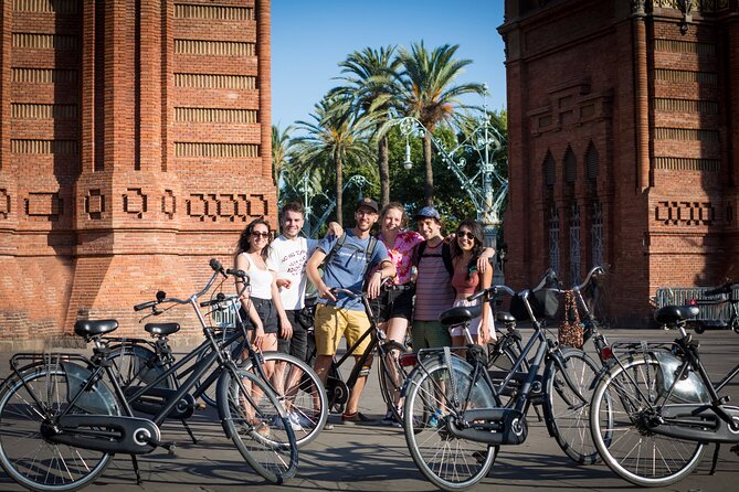 Barcelona: City Highlights Bike Tour - Plaça de Catalunya and Passeig de Gràcia