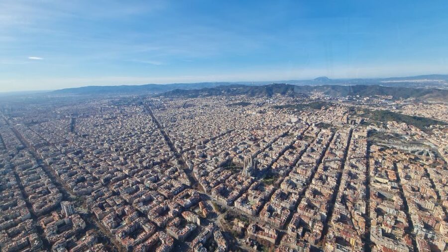 Barcelona City Panoramic Tour - The Eixample, Sagrada Família, and Hospital de Sant Pau