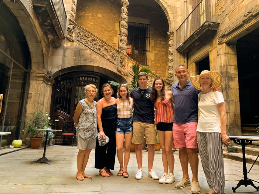 Barcelona: City Tour & Flamenco Show with Wine & Tapas - Walking into El Born
