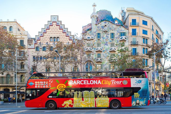 Barcelona City Tour Hop-On Hop-Off and Aquarium - The orange west route from Montjuïc to Sagrada Família