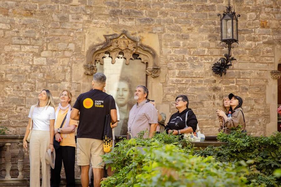 Barcelona: City Walking Tour with Local Guide - Starting at Escultura Barcino