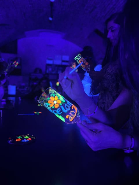 Barcelona: Cocktail Class Workshop - Make Shake Cook & Paint - The welcome cava sets the tone