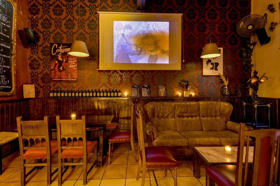 Barcelona: Cocktail Making Class with Tapas - Key points to know before booking