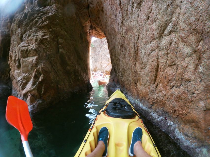 Barcelona: Costa Brava Kayak and Snorkel Tour with Lunch - Changing rooms, storage, and photos