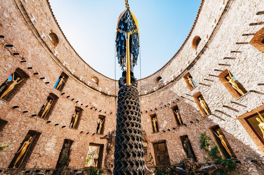 Barcelona: Dali Museum, House and Cadaques Guided Tour - The summer alternative: Púbol Castle