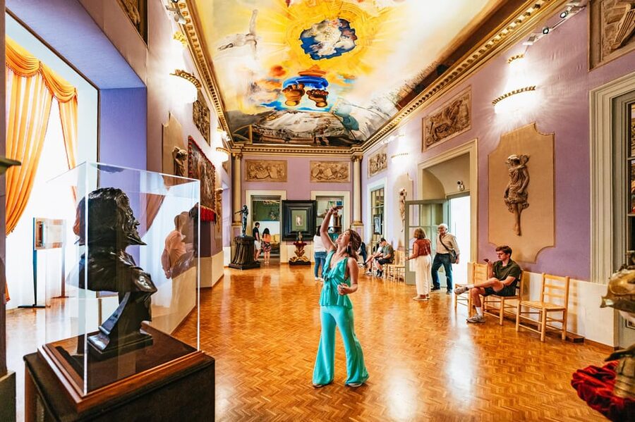 Barcelona: Dali Museum, House and Cadaques Guided Tour - Timing, comfort, and the cost of the day