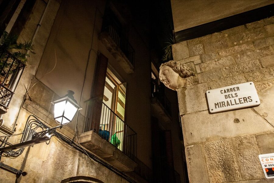 Barcelona: Dark History Night Walking Tour - What life was like for Barcelona’s executioner