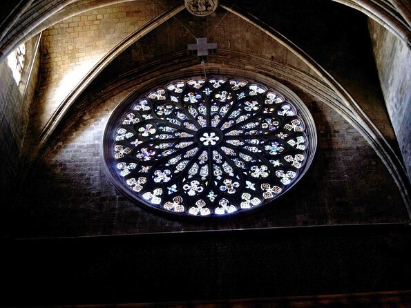 Barcelona Dark History Night Walking Tour With Drinks - Key things to know before booking