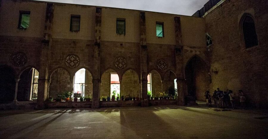 Barcelona: Dark History Night Walking Tour - Entering El Born and La Ribera after dark