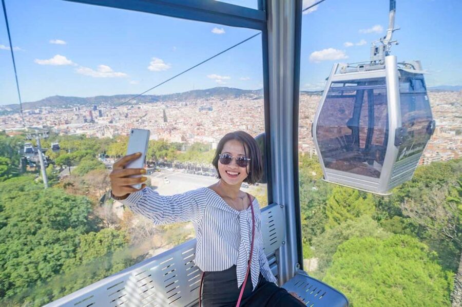 Barcelona: E-Bike Tour with Montjuic Cable Car & Boat Ride - Beach riding and the Gothic Quarter finish