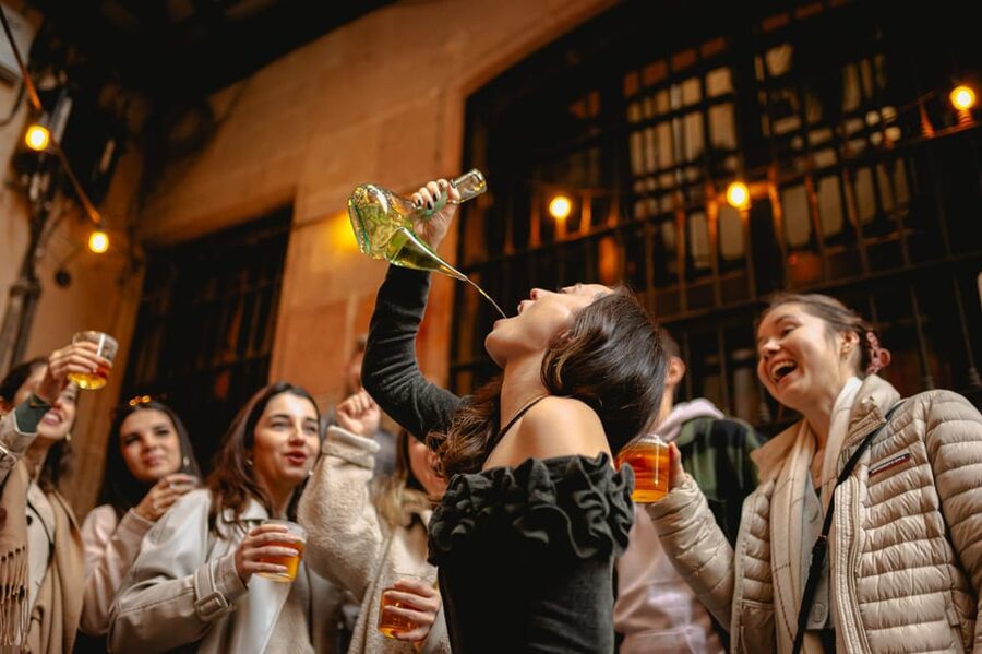 Barcelona: El Born Food Walking Tour with Tapas and Drinks - Key points to know before booking