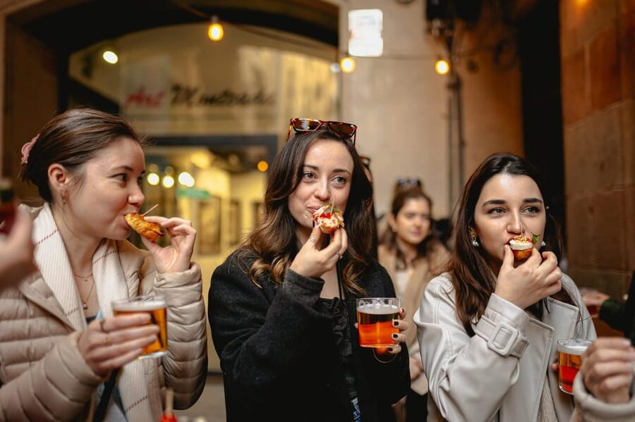 Barcelona: El Born Food Walking Tour with Tapas and Drinks - Starting with Barcelona on a plate