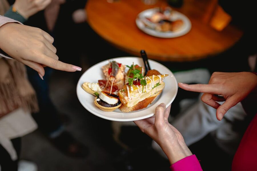 Barcelona: El Born Food Walking Tour with Tapas and Drinks - Who should book this Barcelona tapas walk?