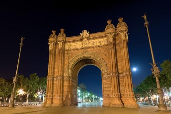 Barcelona: El Born Ghost Walking Tour - Why El Born works so well after dark