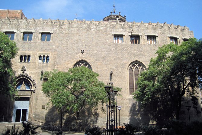 Barcelona: El Born Ghost Walking Tour - Santa Caterina Market and the everyday city