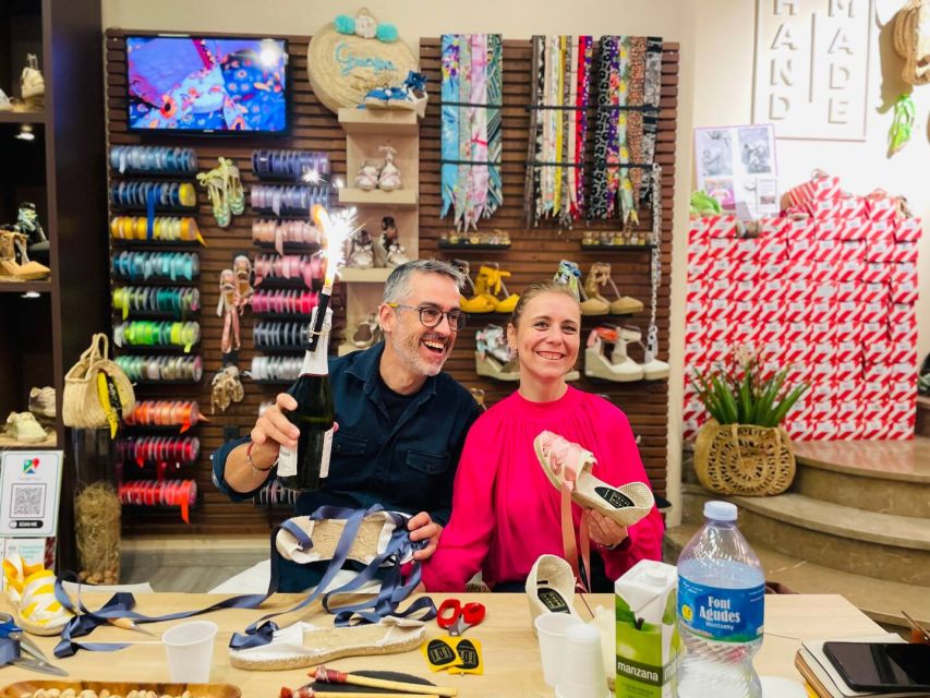 Barcelona: Espadrilles Shoe-Making Workshop - Making the espadrilles with an artisan